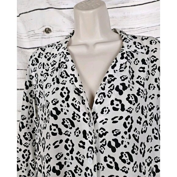 Equipment Animal Cheetah Print Top Blouse L 100% Silk Button Front Long Sleeves - Picture 3 of 7